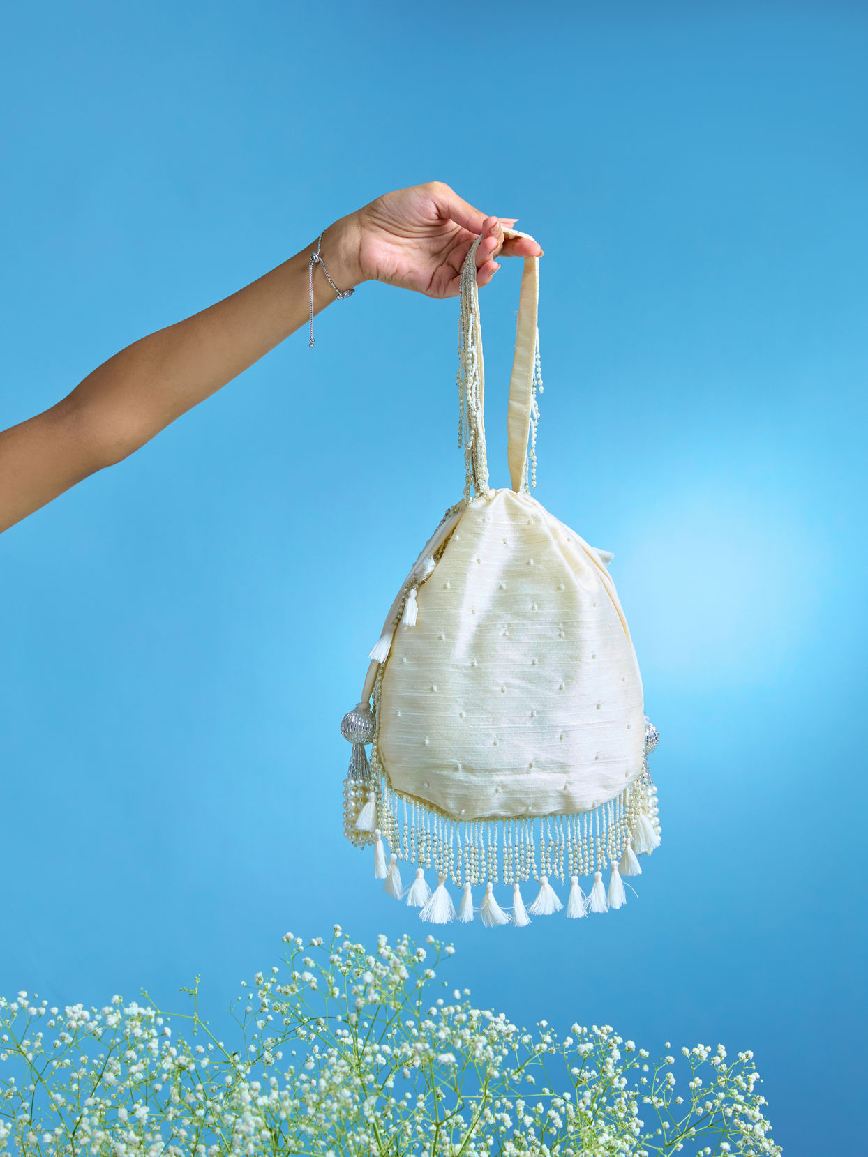 Mohey Women Creamy Dream Potli Bag