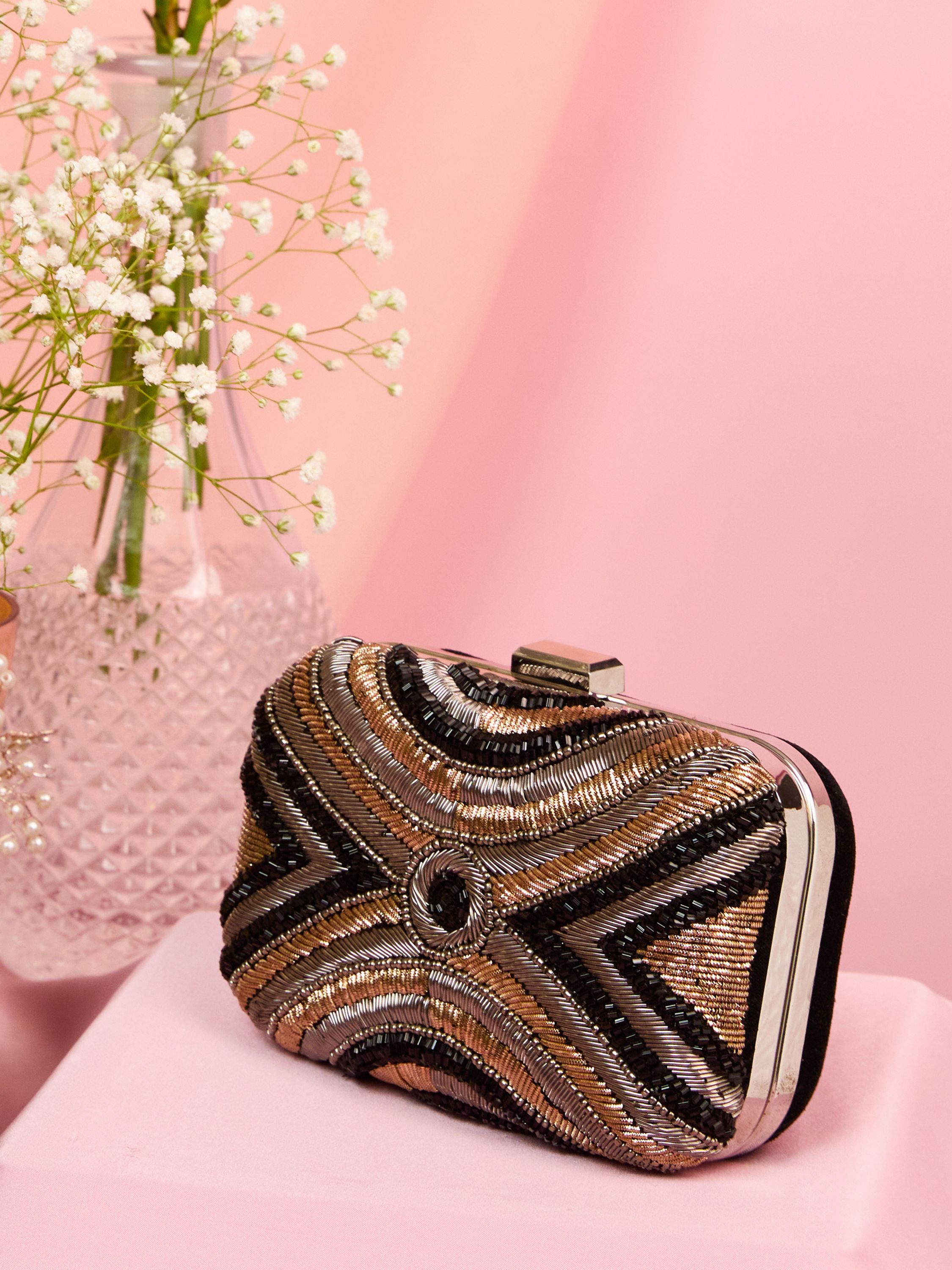 Mohey Women Black Velvet Elegance Clutch Bag