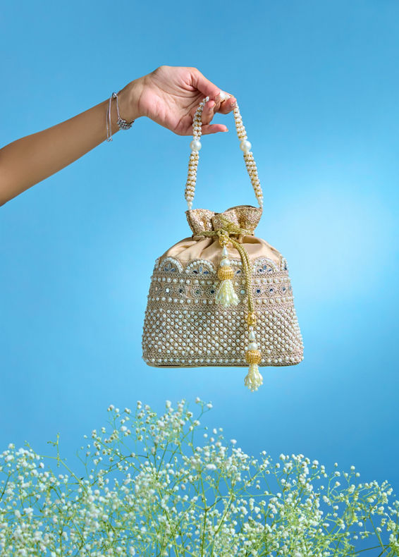 Mohey Women Cream Art Silk Elegance Bag