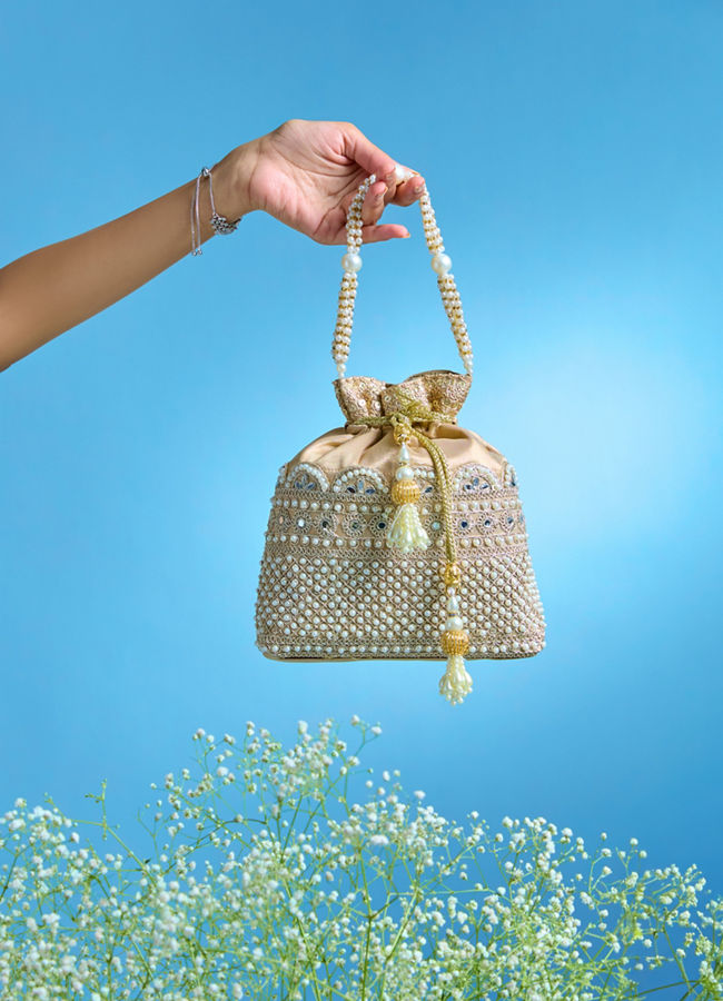 Mohey Women Cream Art Silk Elegance Bag