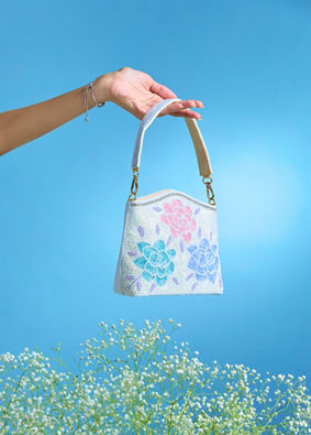 Mohey Women Elegant Cream Potli Bag