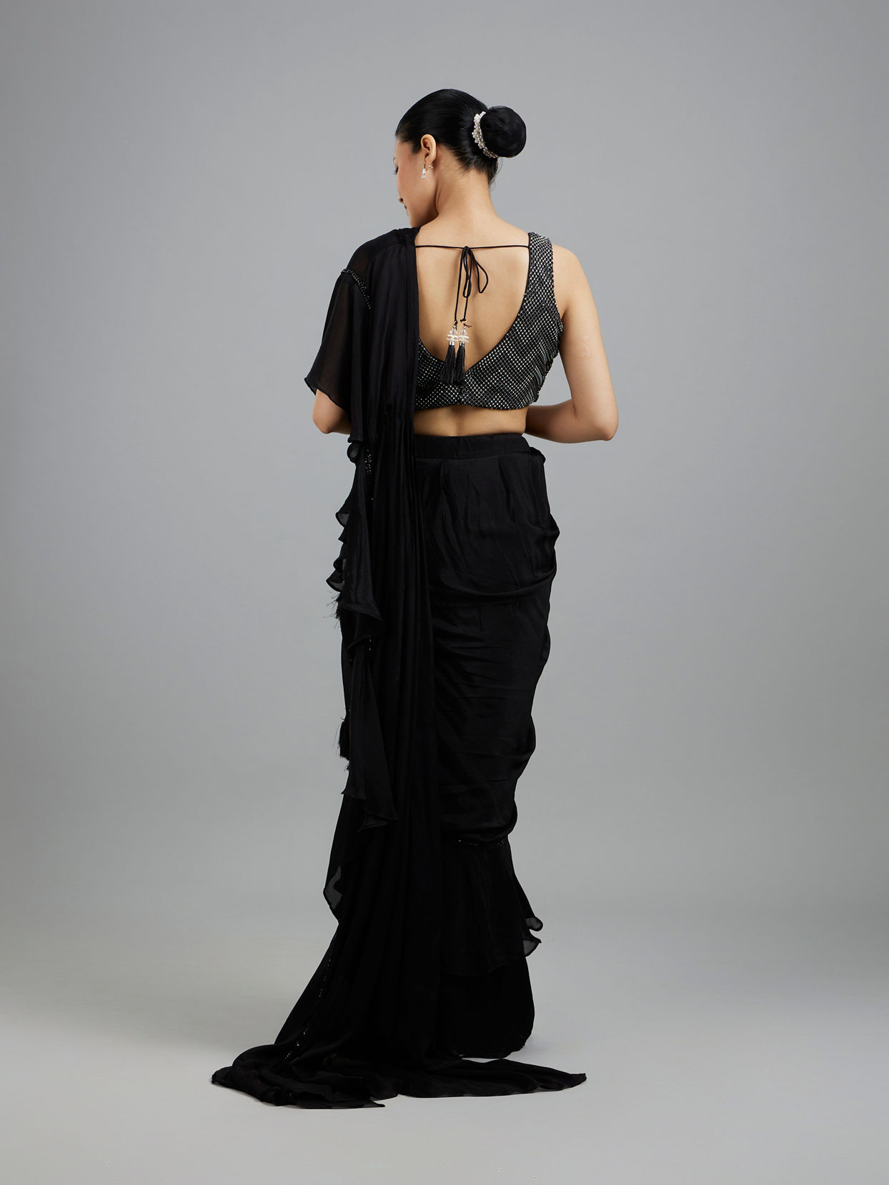 Mohey Women Elegant Black Pre Draped Saree