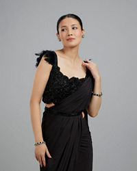 Mohey Women Glamorous Black Draped Saree Ensemble