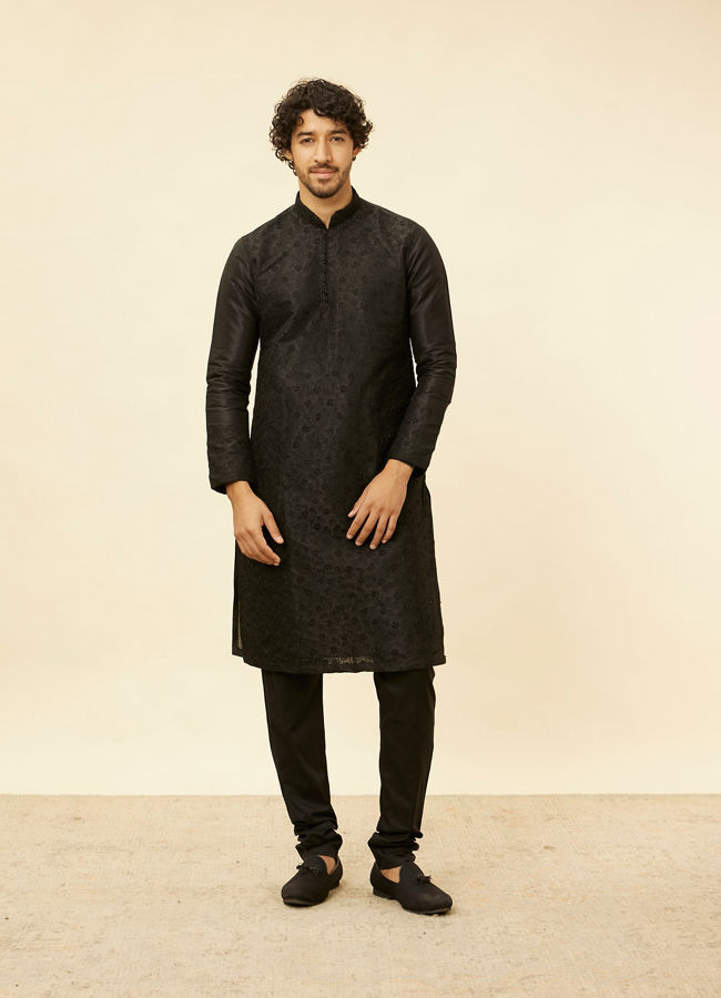 alt message - Manyavar Men Charcoal Black Bel Buti Patterned Kurta Set image number 2