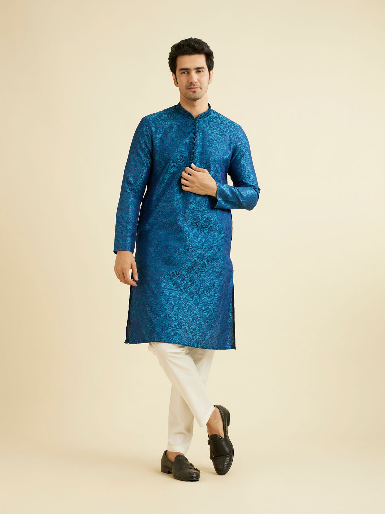 Manyavar Men Feroze Self Design Kurta Set