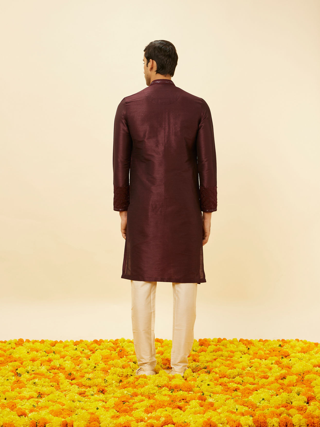 alt message - Manyavar Men Wine Red Lattice Patterned Patra Work Kurta Set image number 5