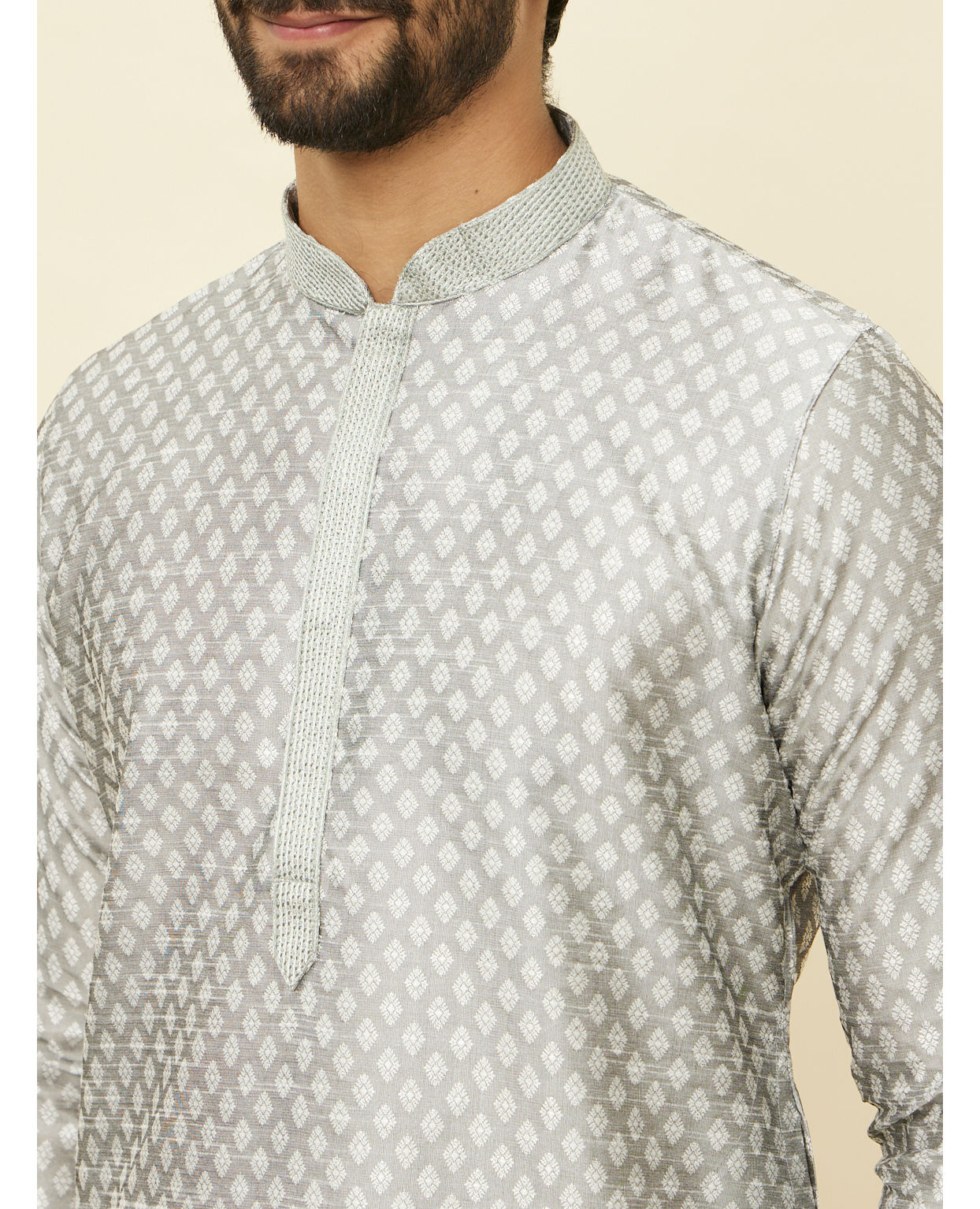 alt message - Manyavar Men Pearl River Grey Buta Patterned Kurta Set image number 1