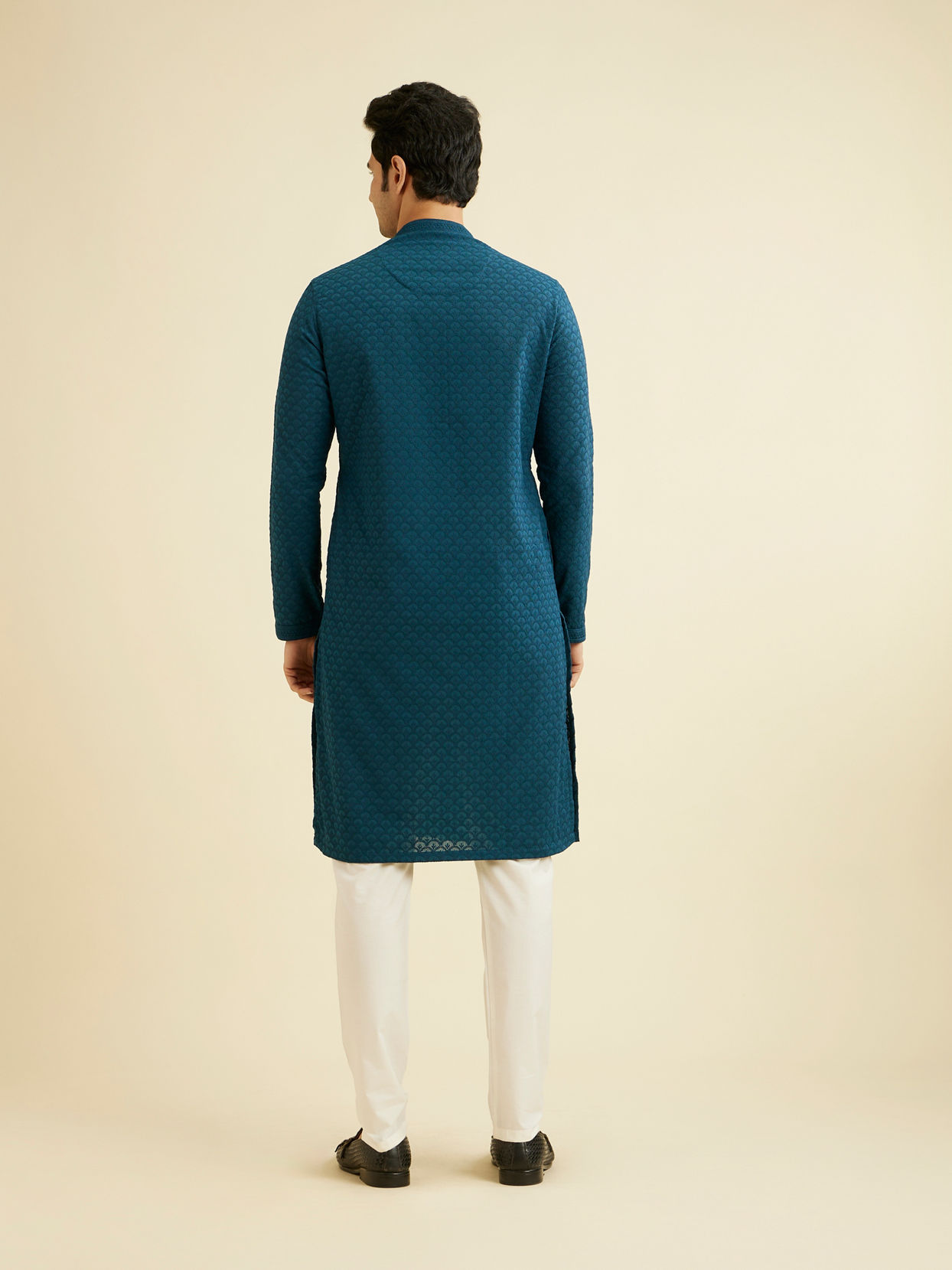 alt message - Manyavar Men Berry Blue Chikankari Kurta Set image number 5