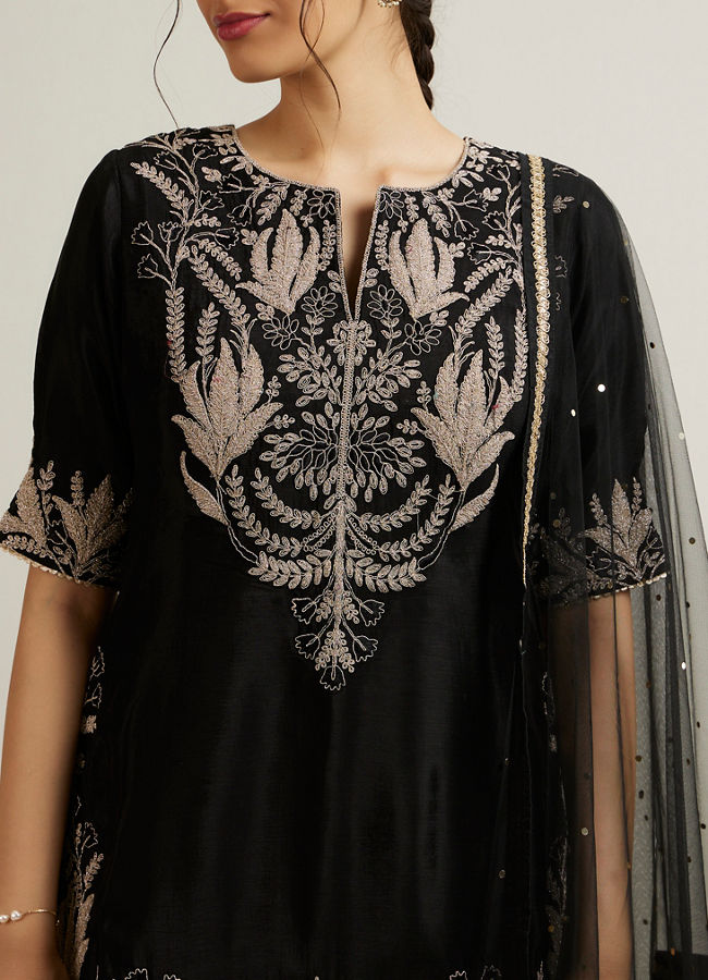 Mohey Women Black Floral Embroidered Sequinned Palazzo Suit