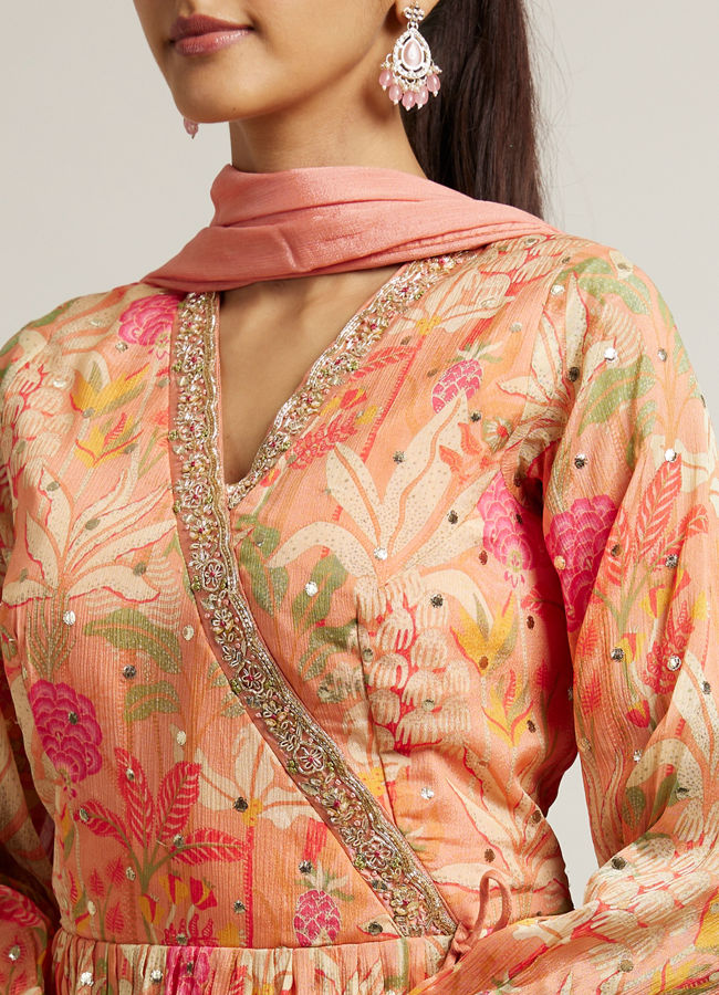 alt message - Mohey Women Soft Peach Floral Printed Suit with Mirror Embellishments image number 3