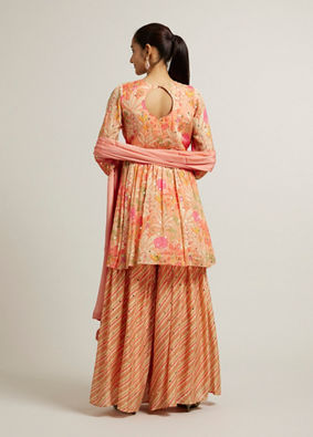 alt message - Mohey Women Soft Peach Floral Printed Suit with Mirror Embellishments image number 4