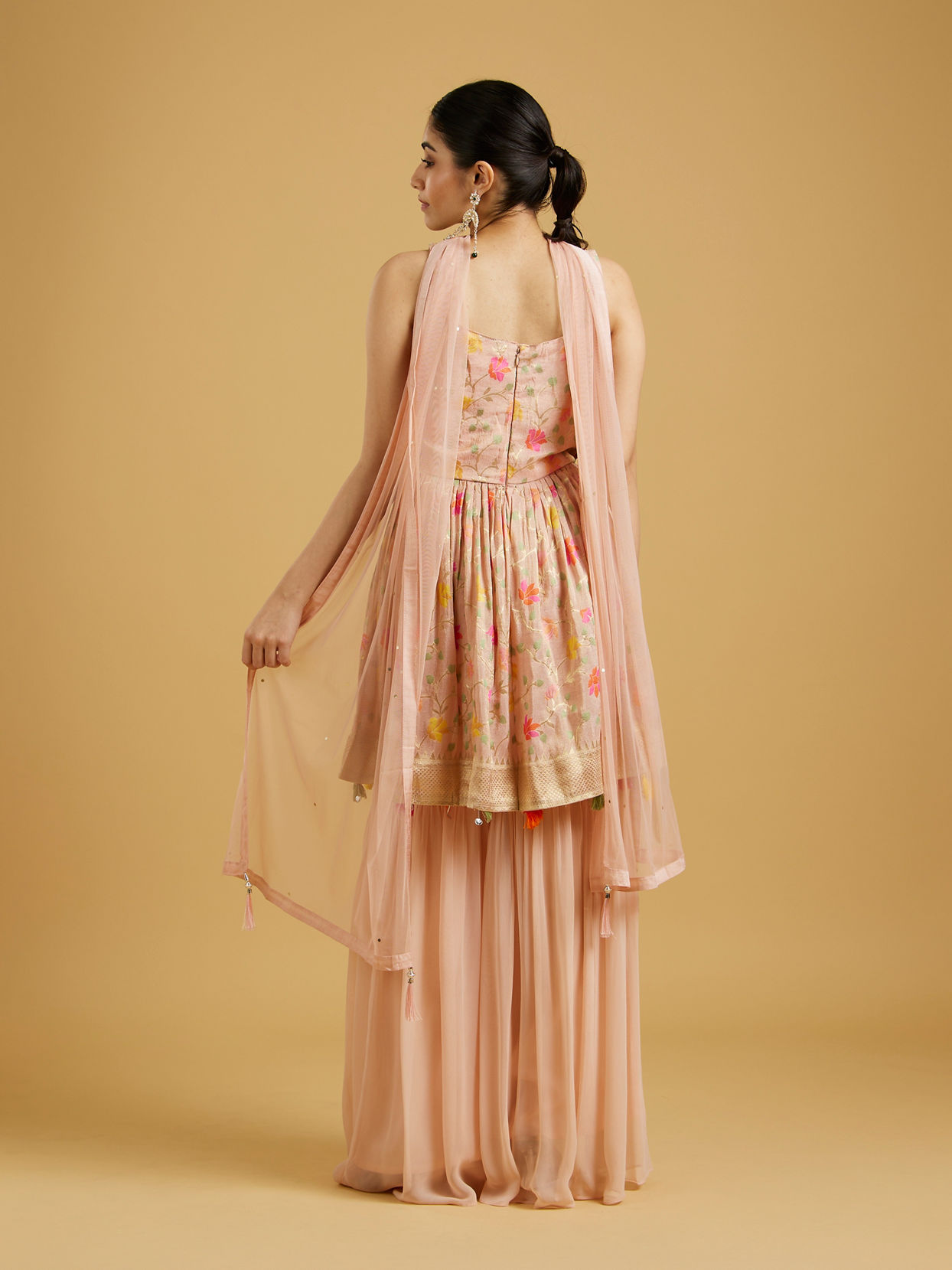 Mohey Women Ethereal Light Pink Stitched Suit image number 4