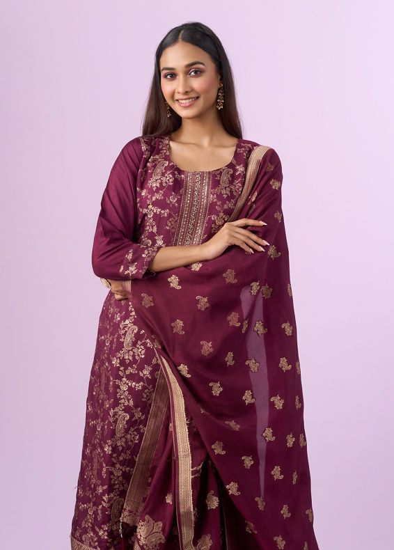 Mohey Women Graceful Wine Straight Suit