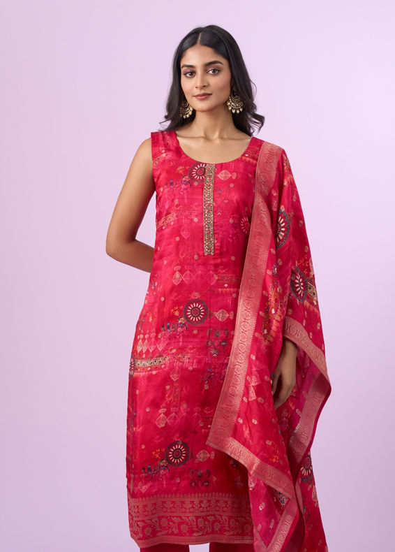Mohey Women Elegant Rani Pink Stitched Suit
