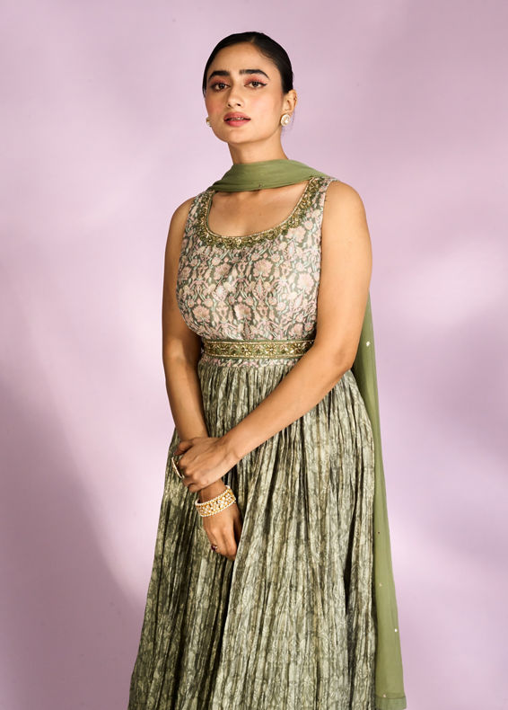 Mohey Women Emerald Green Enchantment Anarkali Suit