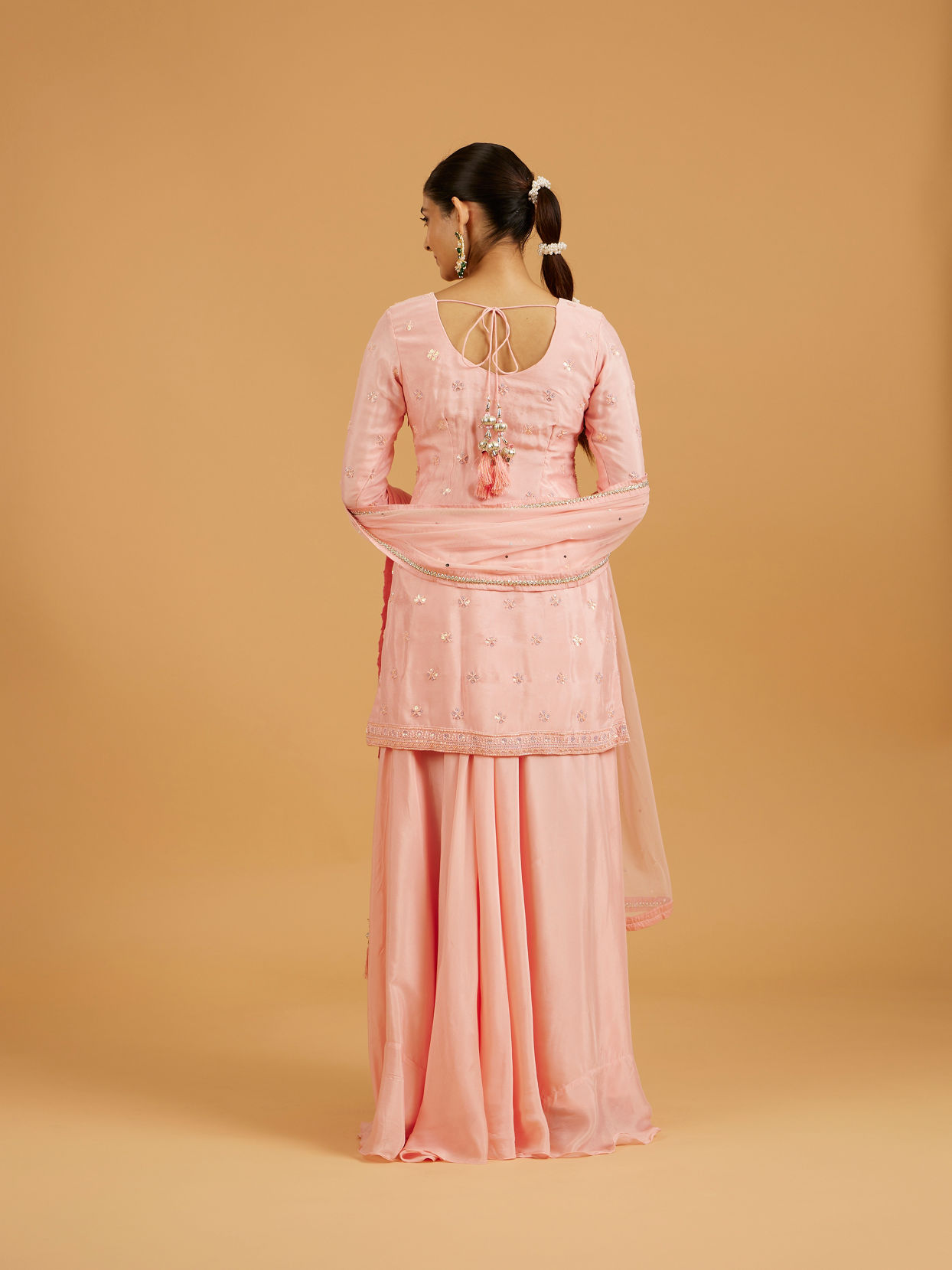 Mohey Women Light Pink Ogee Patterned Floral Embroidered Suit Set