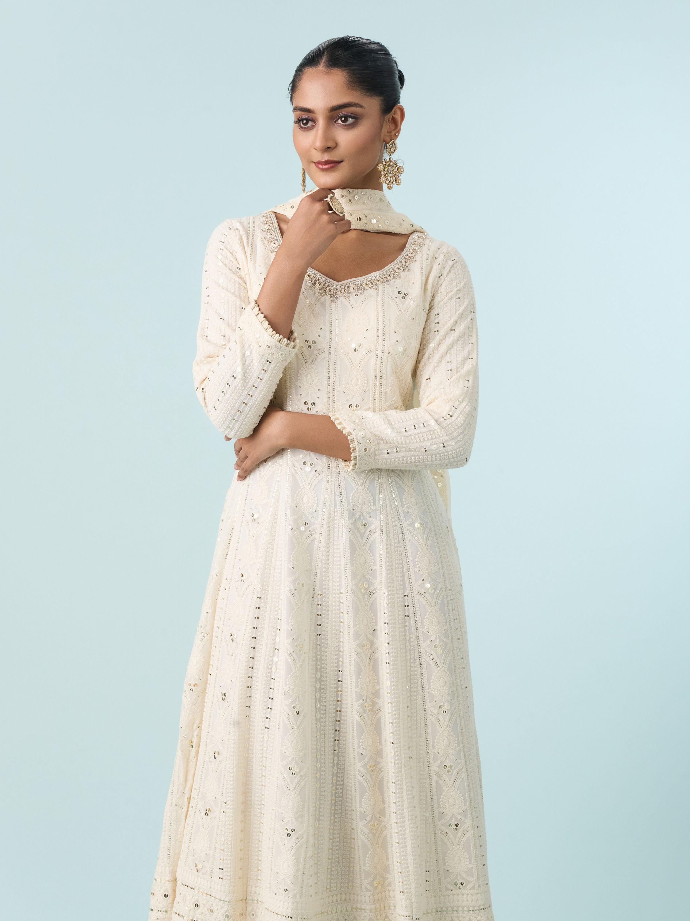 Mohey Women Glittering Georgette Cream Anarkali Suit