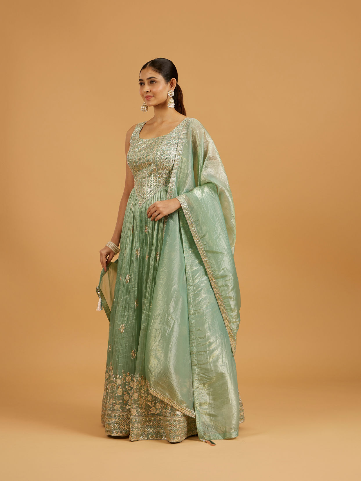 Mohey Women Sea Green Bel Buti And Jaal Embroidered Anarkali Suit