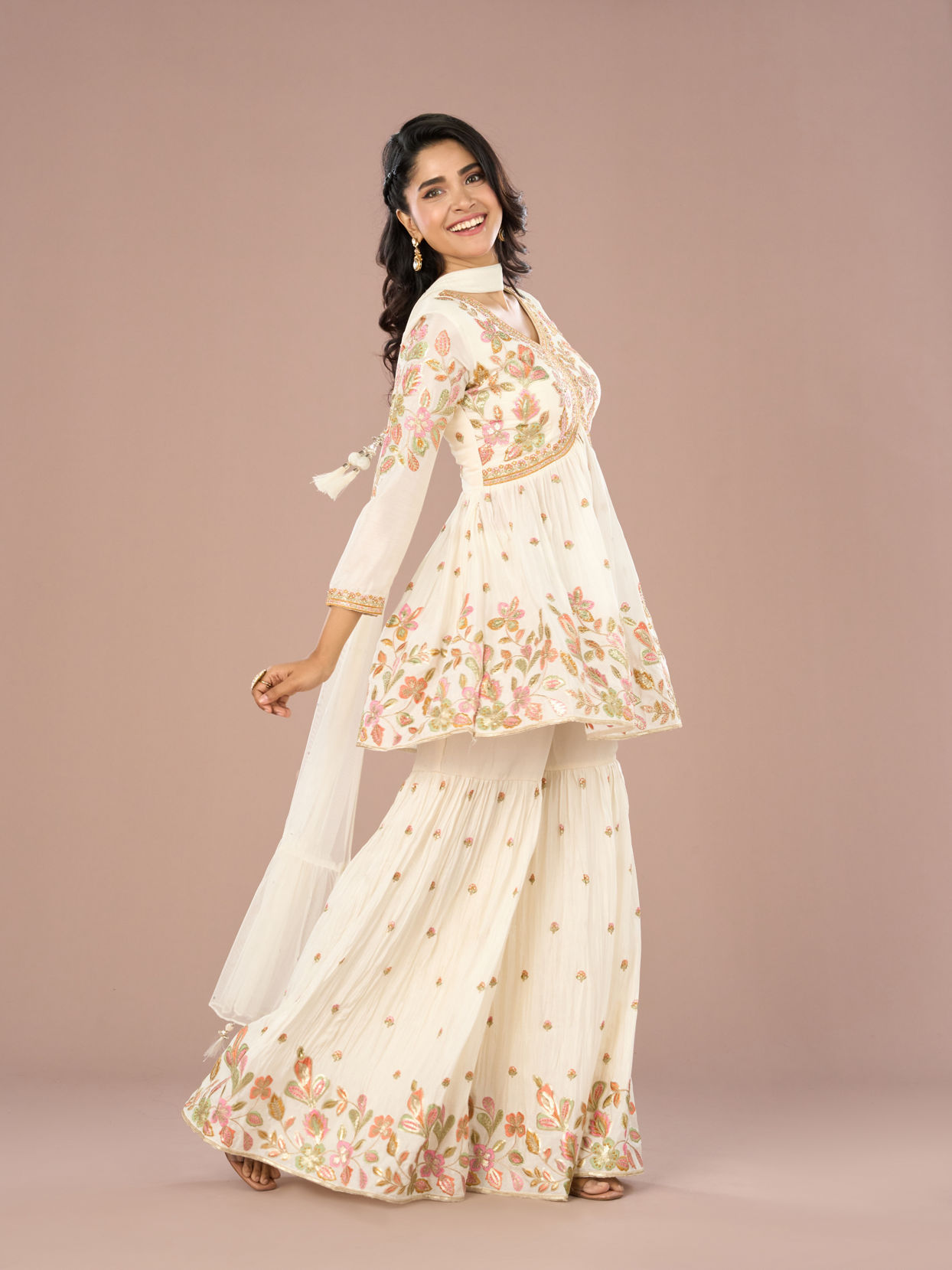 Mohey Women Elegant White Sharara Suit