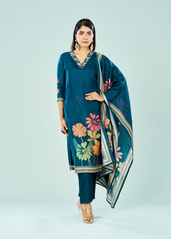Mohey Women Enthralling Blue Straight Stitched Suit