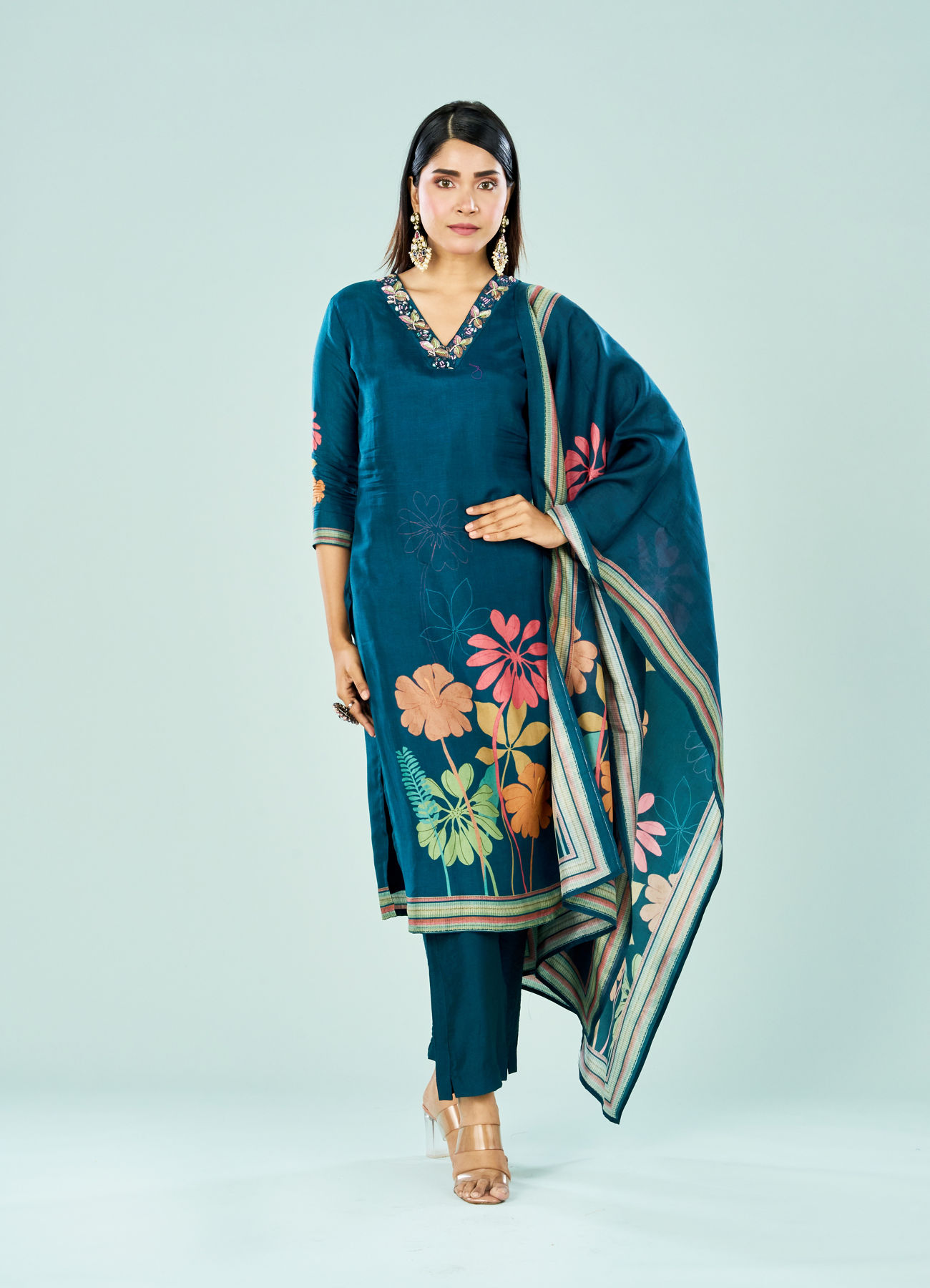 Mohey Women Enthralling Blue Straight Stitched Suit