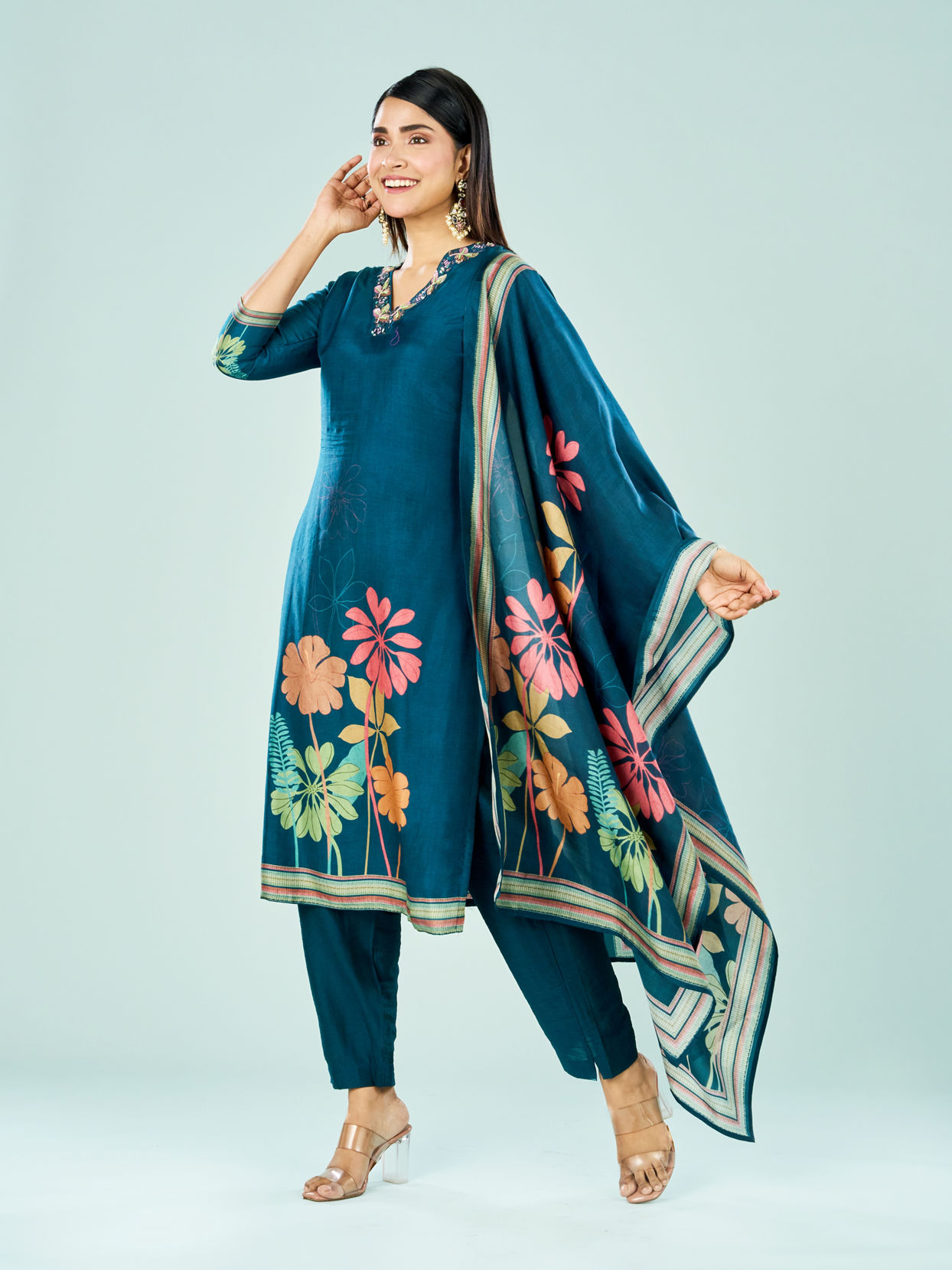 Mohey Women Enthralling Blue Straight Stitched Suit