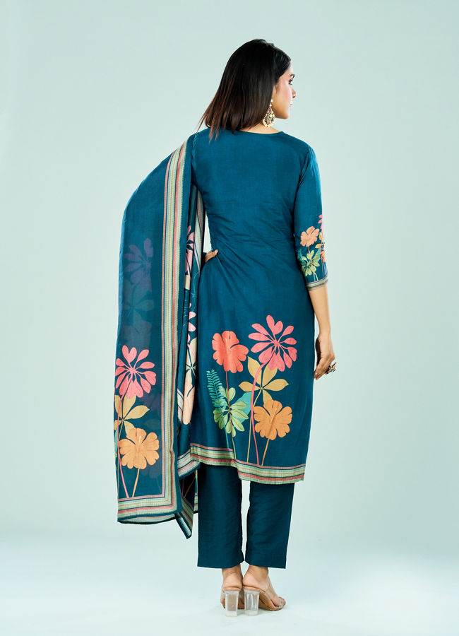 Mohey Women Enthralling Blue Straight Stitched Suit