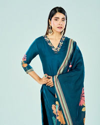 Mohey Women Enthralling Blue Straight Stitched Suit