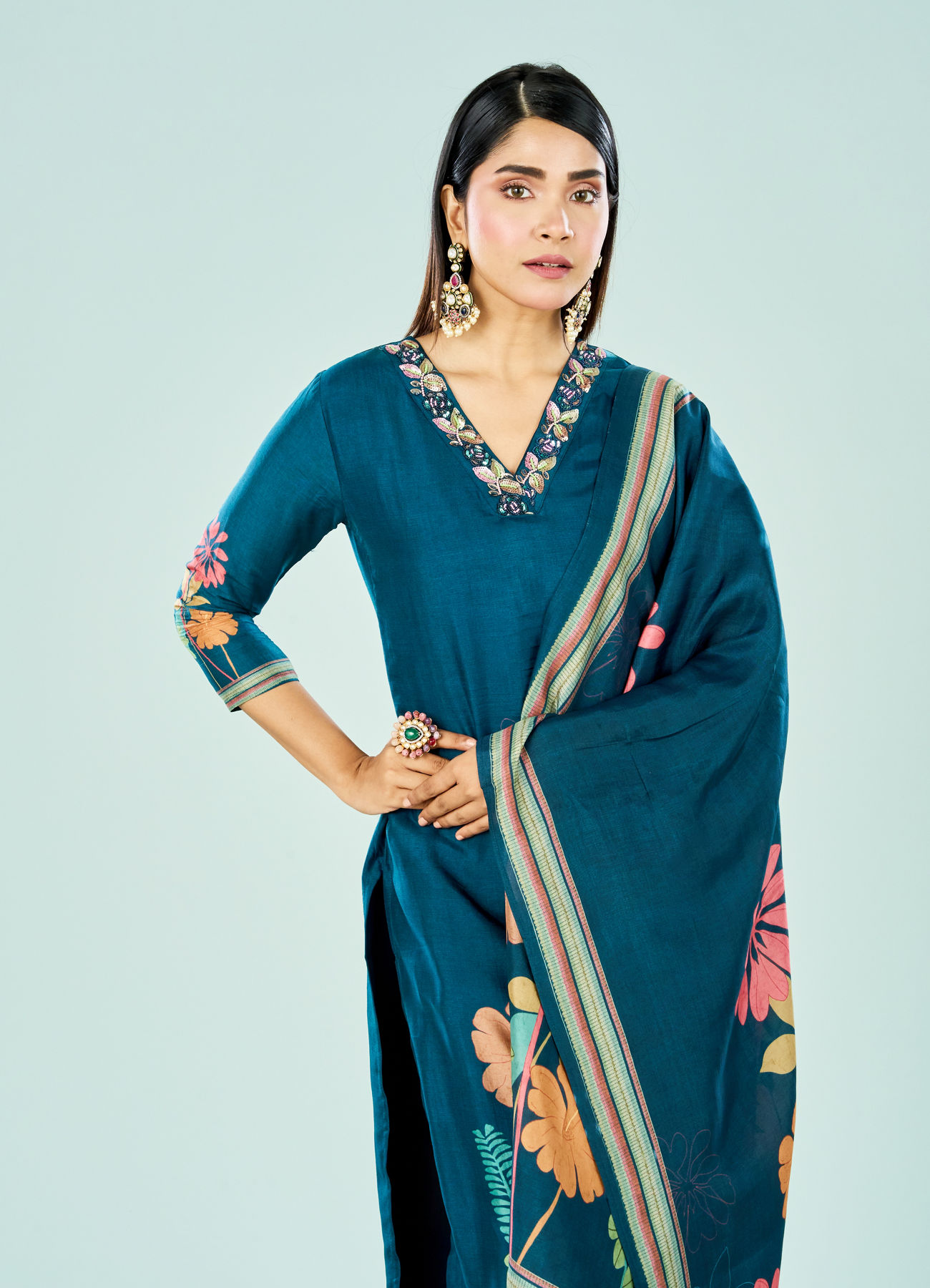 Mohey Women Enthralling Blue Straight Stitched Suit