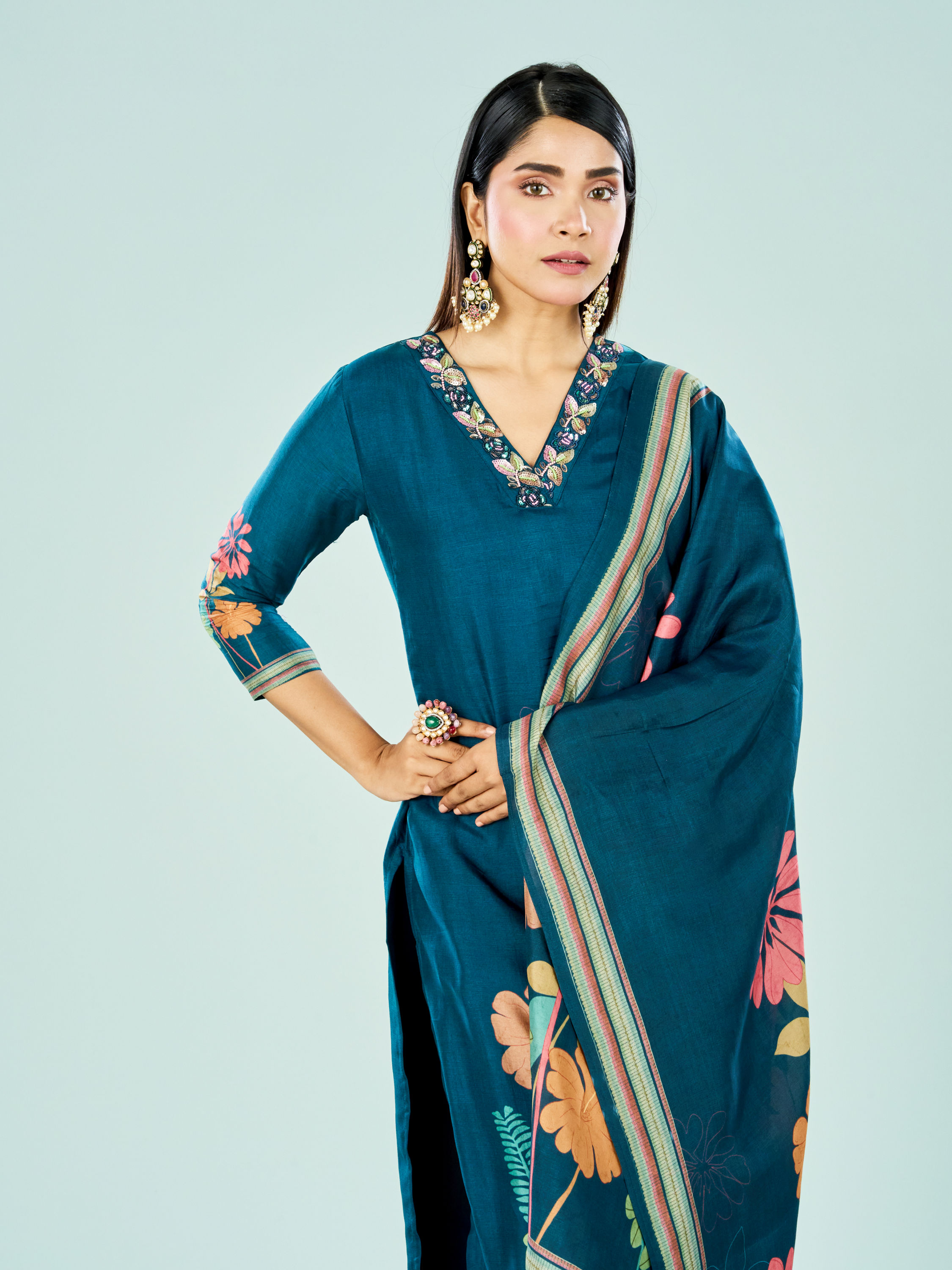Mohey Women Enthralling Blue Straight Stitched Suit