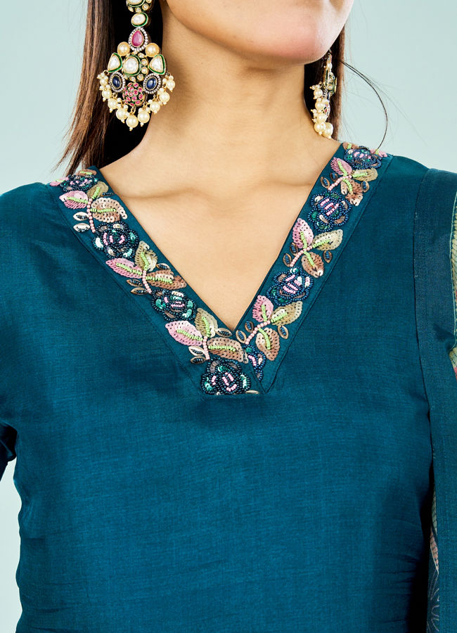 Mohey Women Enthralling Blue Straight Stitched Suit