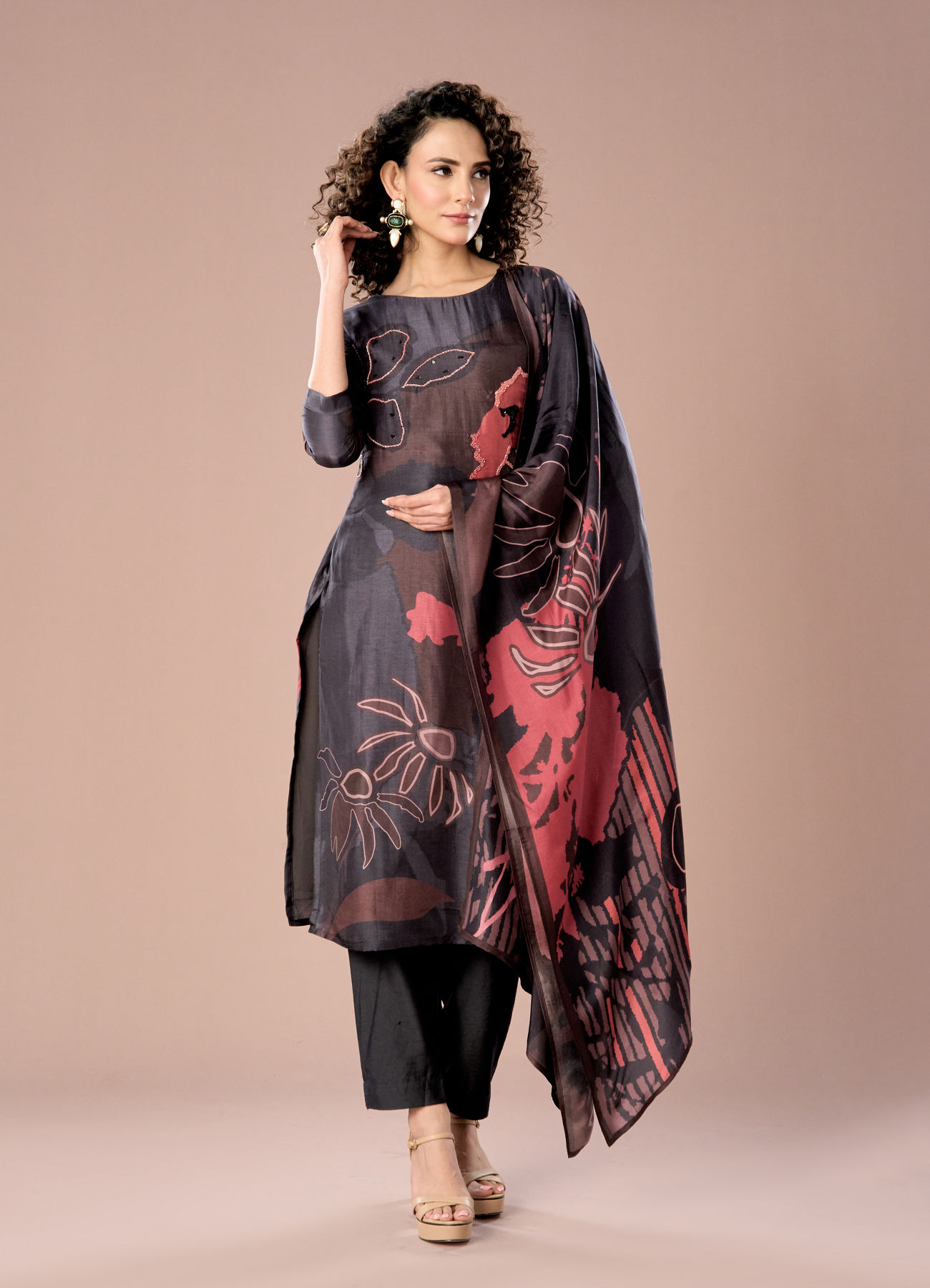 Mohey Women Sparkling Black Silk Straight Suit