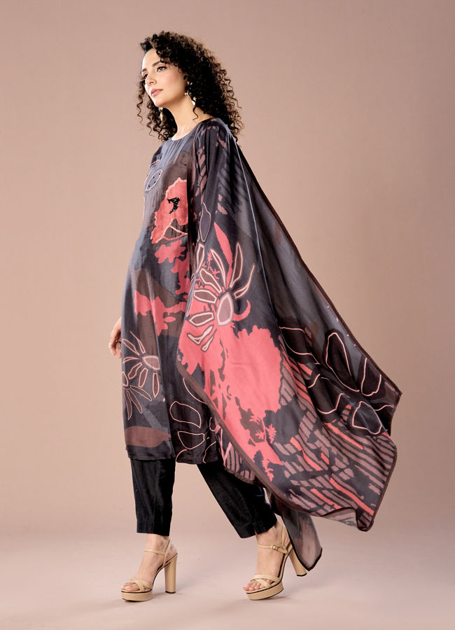 Mohey Women Sparkling Black Silk Straight Suit