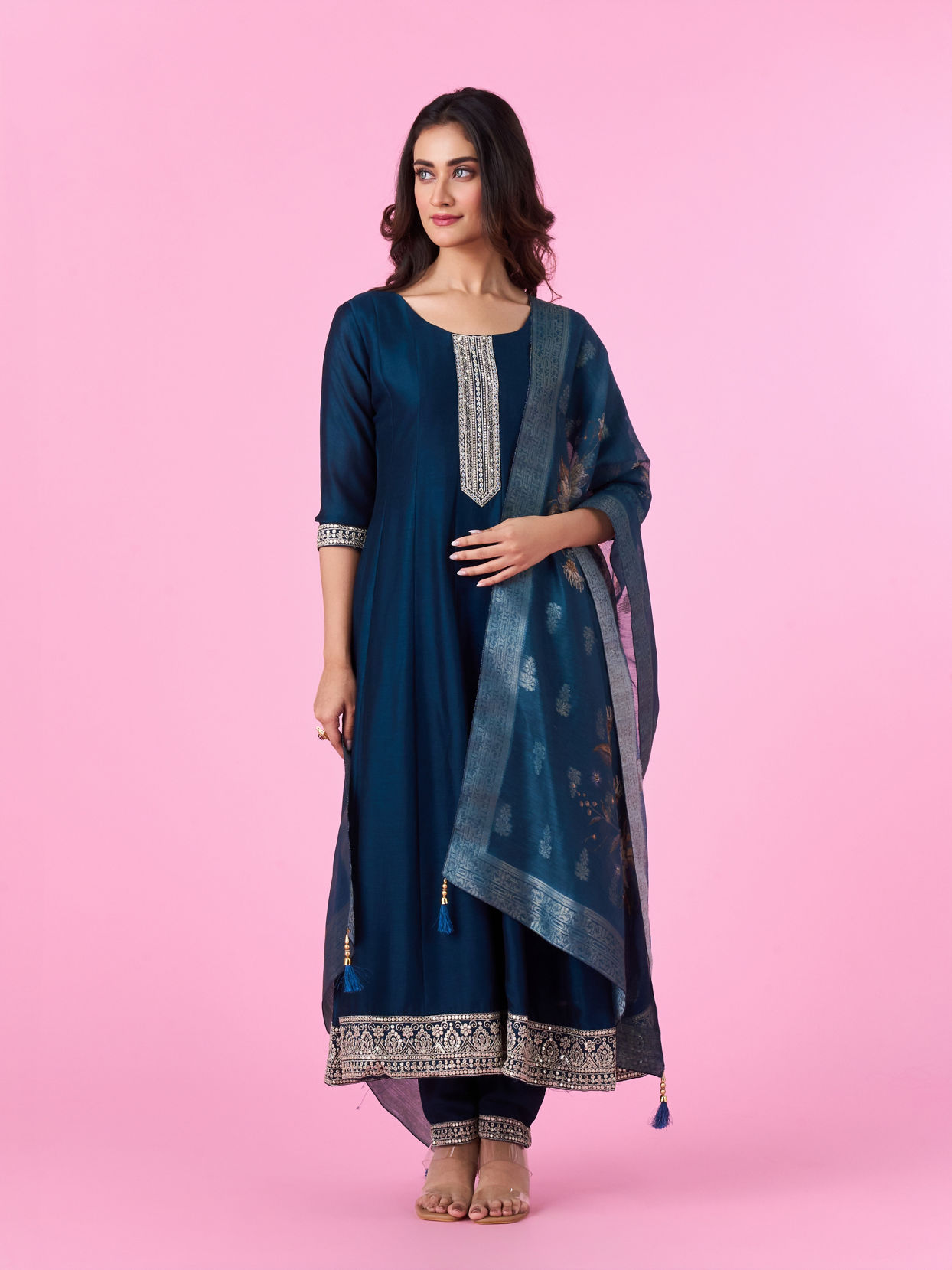 Mohey Women Tantalizing Teal Blue Anarkali Suit