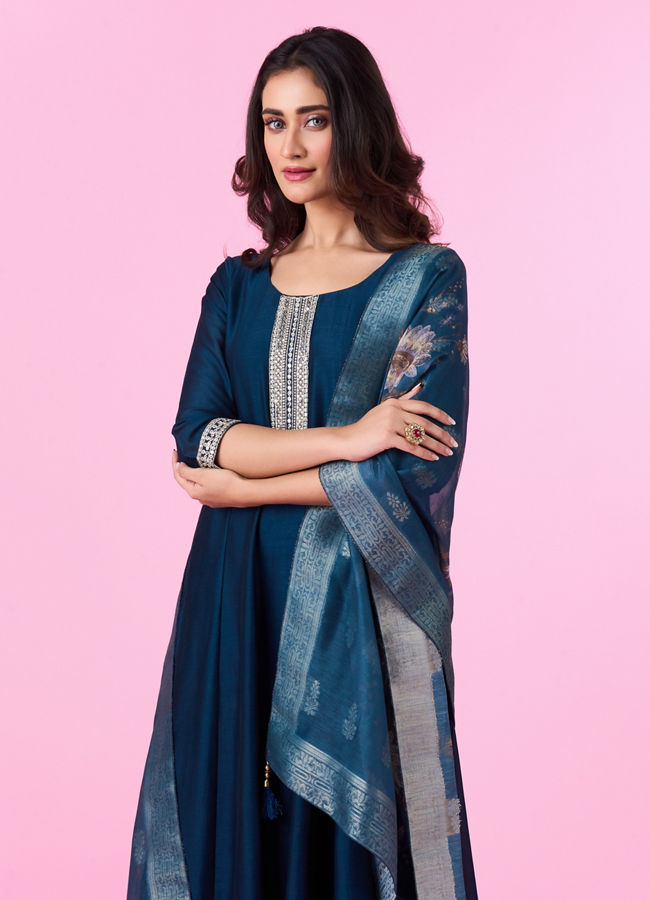 Mohey Women Tantalizing Teal Blue Anarkali Suit