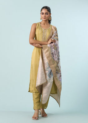 Mohey Women Delightful Green Stitched Suit