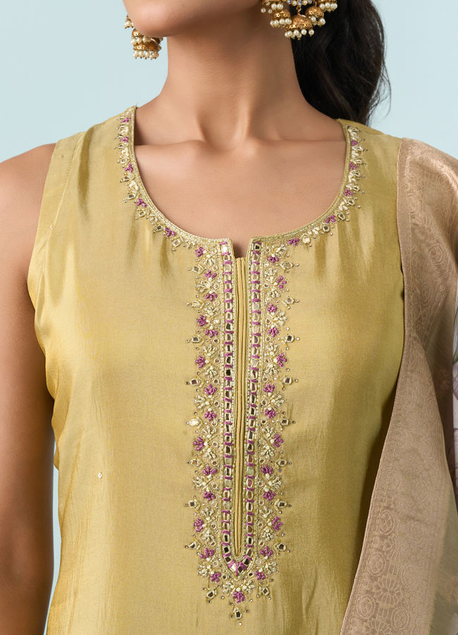 Mohey Women Delightful Green Stitched Suit