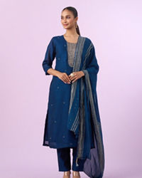 Mohey Women Elegant Blue Stitched Suit