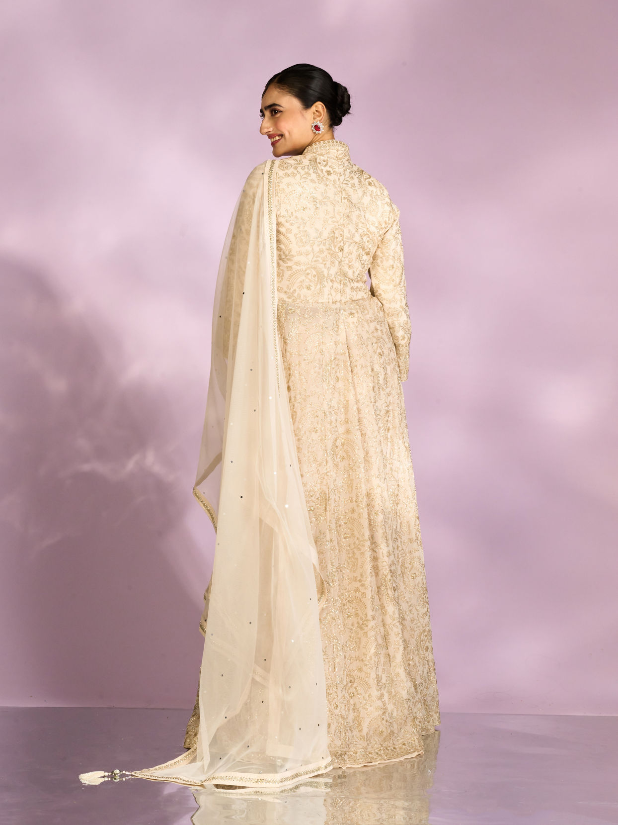 Mohey Women Dazzling Cream Anarkali Suit