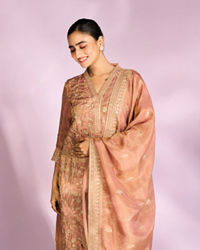 Mohey Women Enchanting Peach Straight Suit Set
