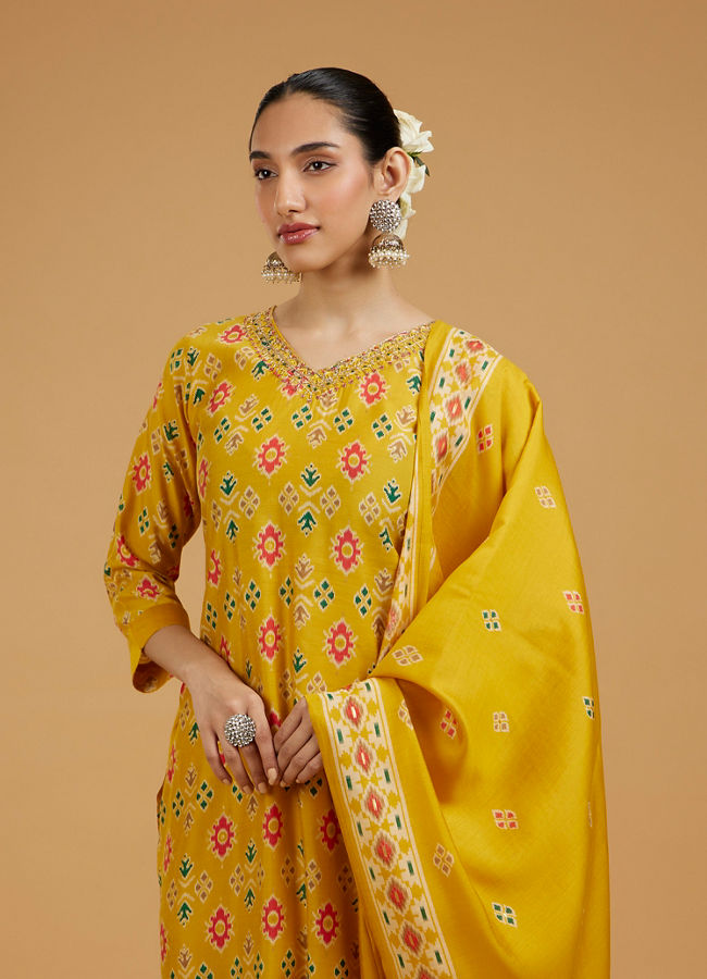 Mohey Women Glowing Mustard Yellow Straight Suit