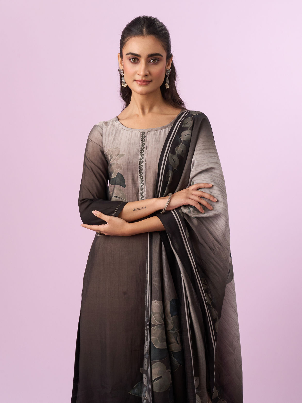 Mohey Women Grey Elegance Straight Suit