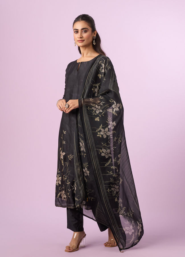 Mohey Women Elegant Onyx Black Straight Suit