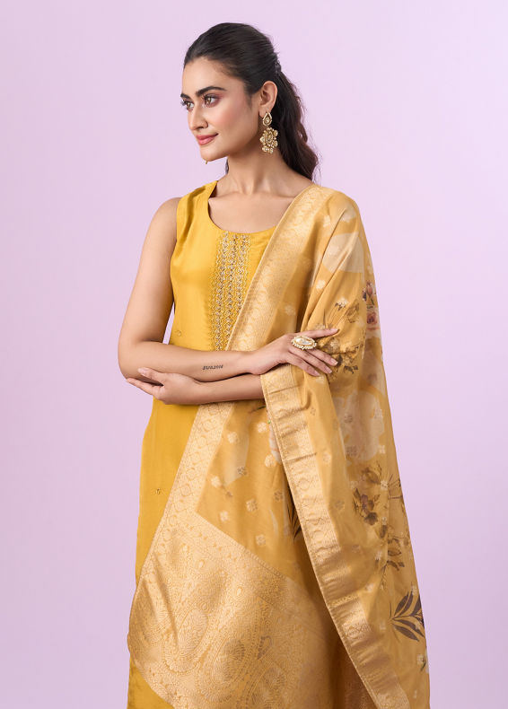 Mohey Women Yellow Mosaic Elegance Straight Suit