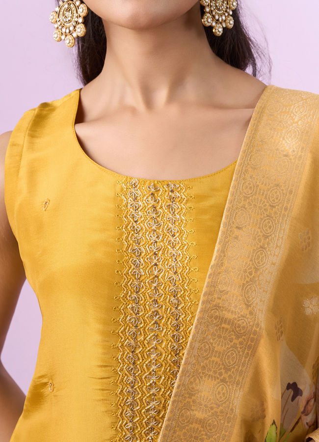 Mohey Women Yellow Mosaic Elegance Straight Suit