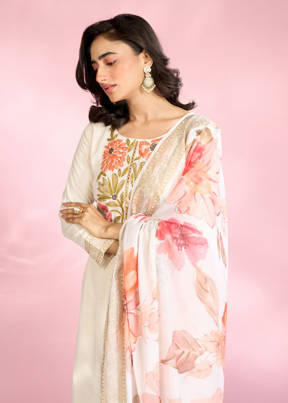 Mohey Women Elegant Cream Straight Suit