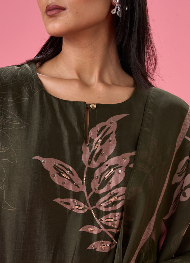 Mohey Women Emerald Green Straight Suit