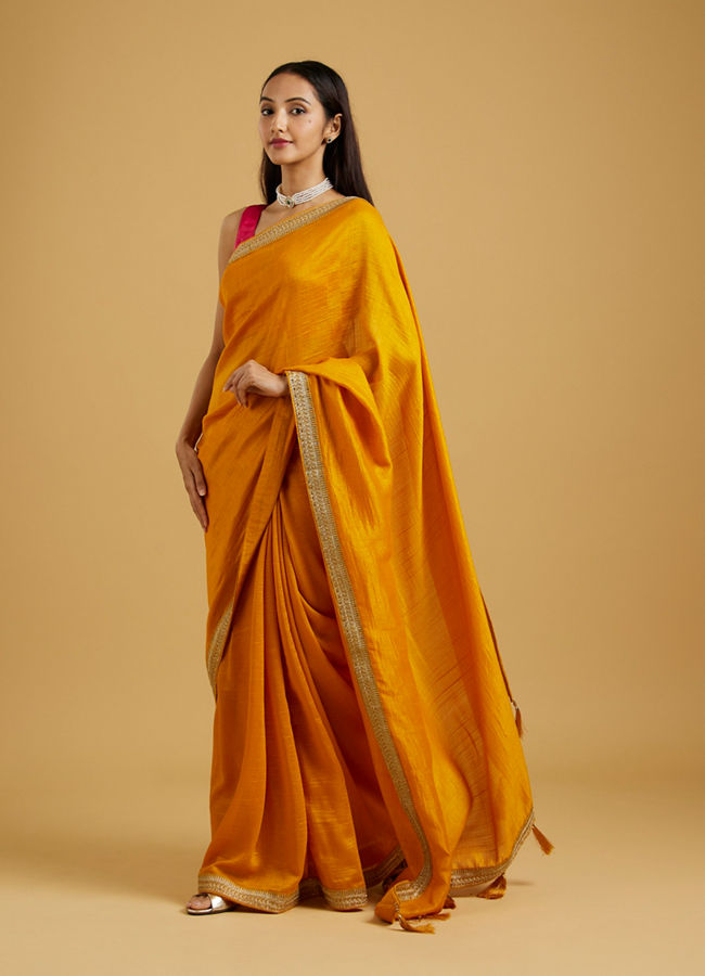 alt message - Mohey Women Mustard Yellow Extravaganza Saree image number 2