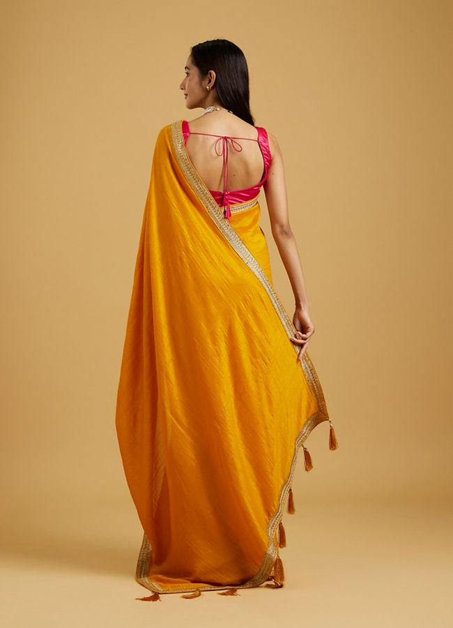 alt message - Mohey Women Mustard Yellow Extravaganza Saree image number 4