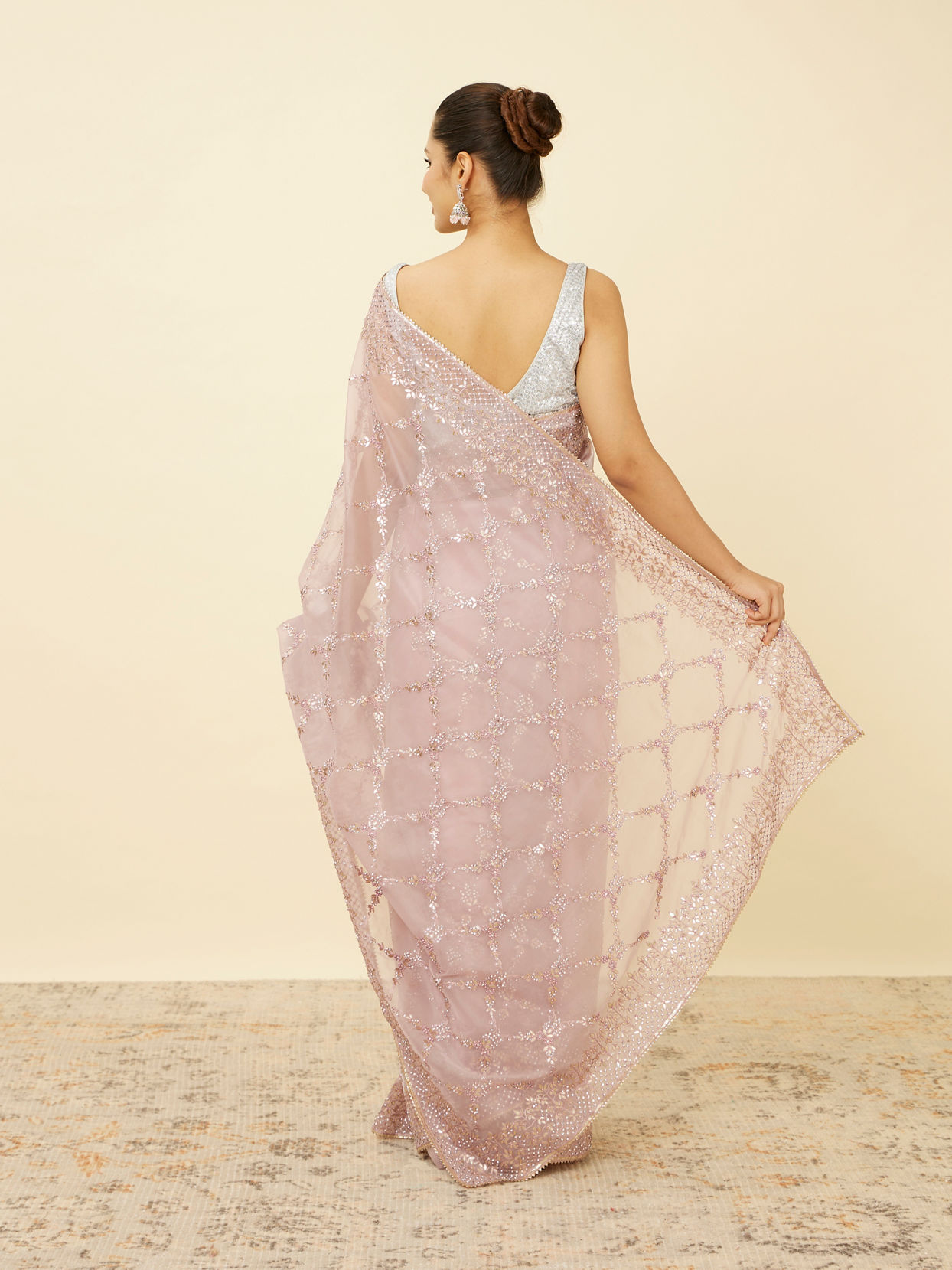 Mulberry Floral Patterned Saree image number 3